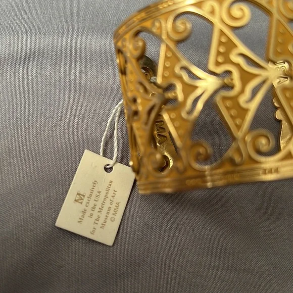 Gold cuff - Picture 3 of 4